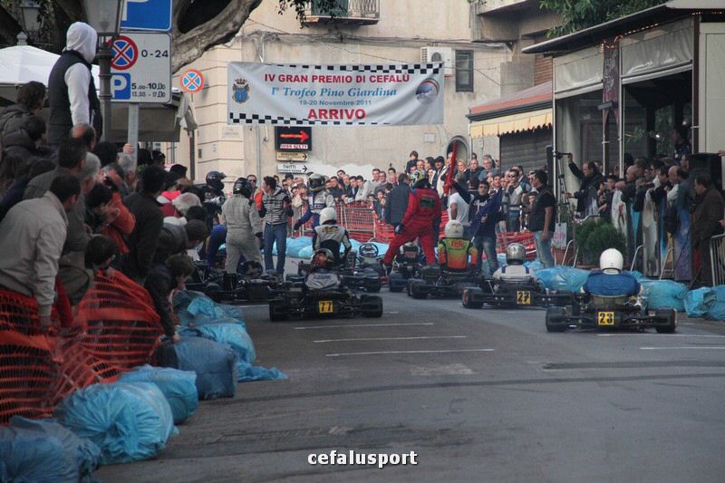 111120 sport2 382_tn.jpg